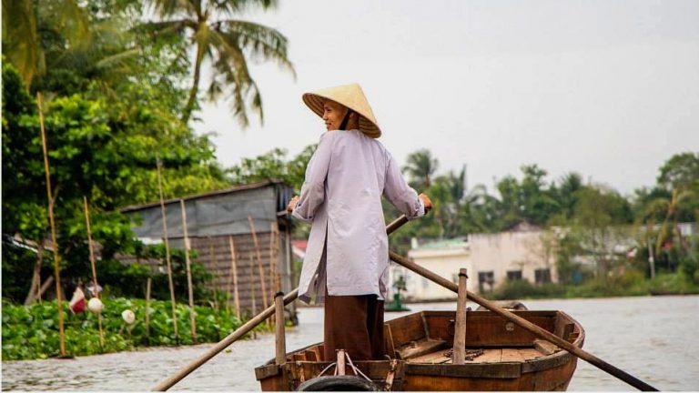 Read more about the article Boats Full of Papayas in Mekong Delta